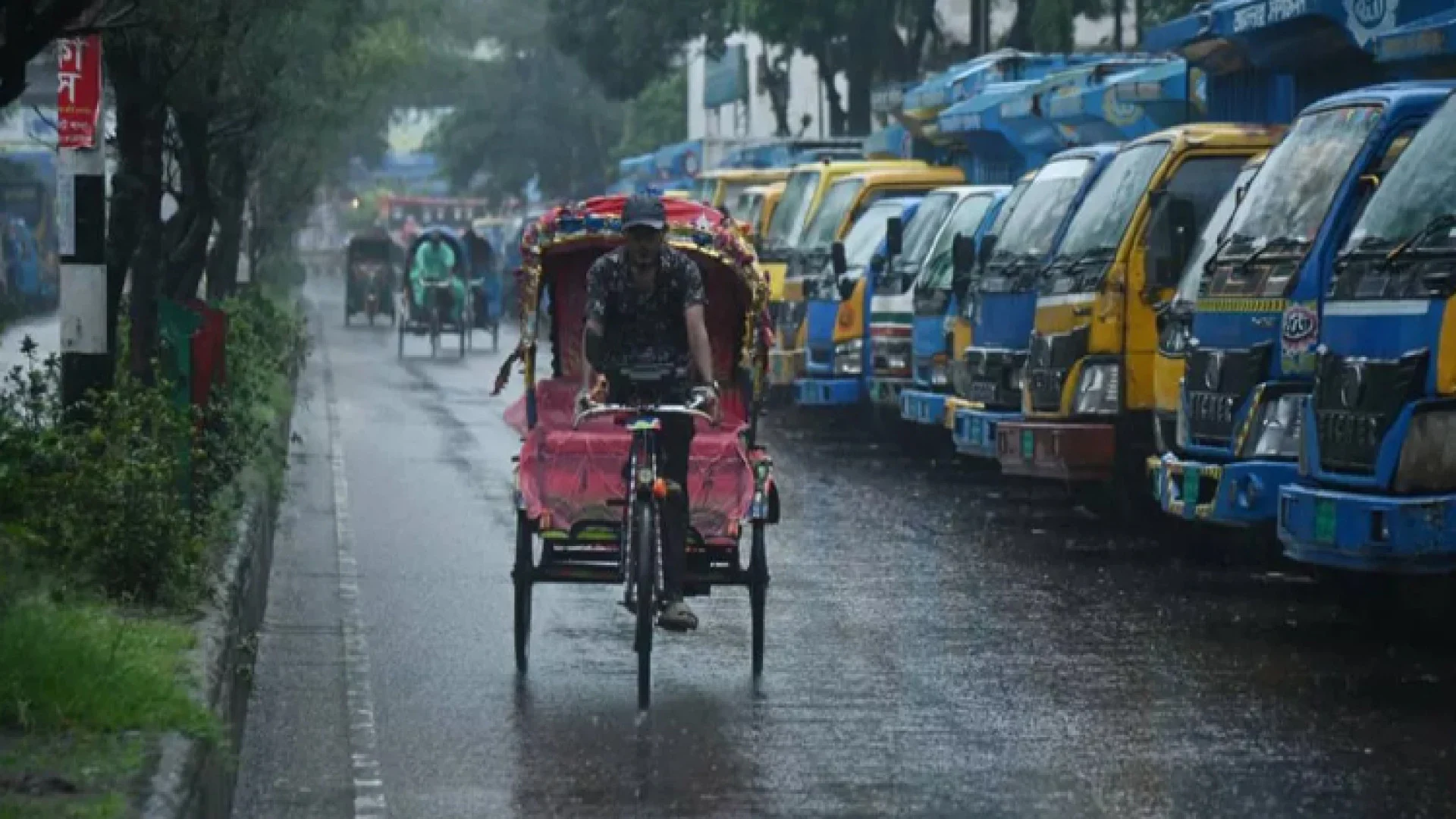 উত্তরের বিভাগে টানা বৃষ্টির দাপট, কমতে পারে দিনের তাপমাত্রা