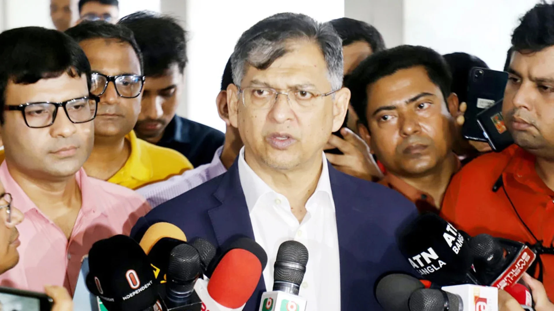 বেনজীরের অন্য দেশের পাসপোর্ট থাকতে পারে: স্বরাষ্ট্রমন্ত্রী