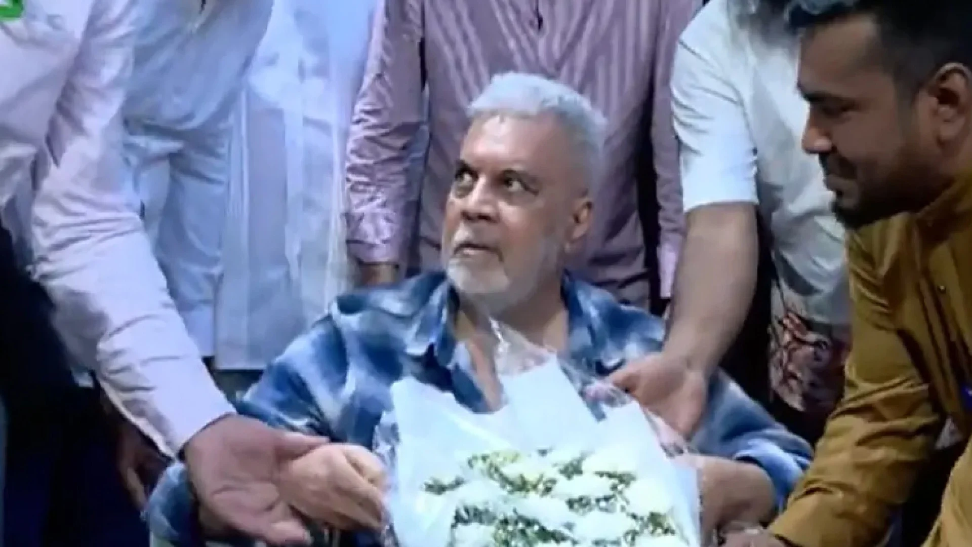 দেশে ফিরলেন ইলিয়াস কাঞ্চন, বললেন— ‘আলহামদুল্লিলাহ্ ভালো আছি, সবার দোয়া চাই’
