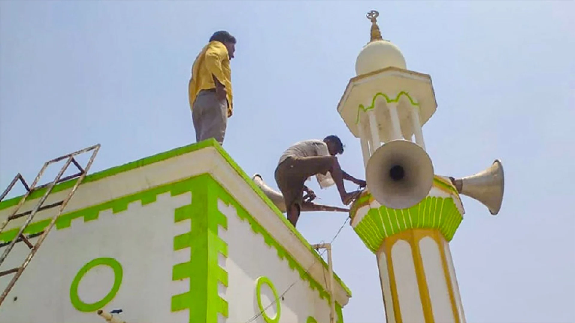 পশ্চিমবঙ্গে দুই দিনে ১,৫০০ মসজিদ থেকে মাইক অপসারণ