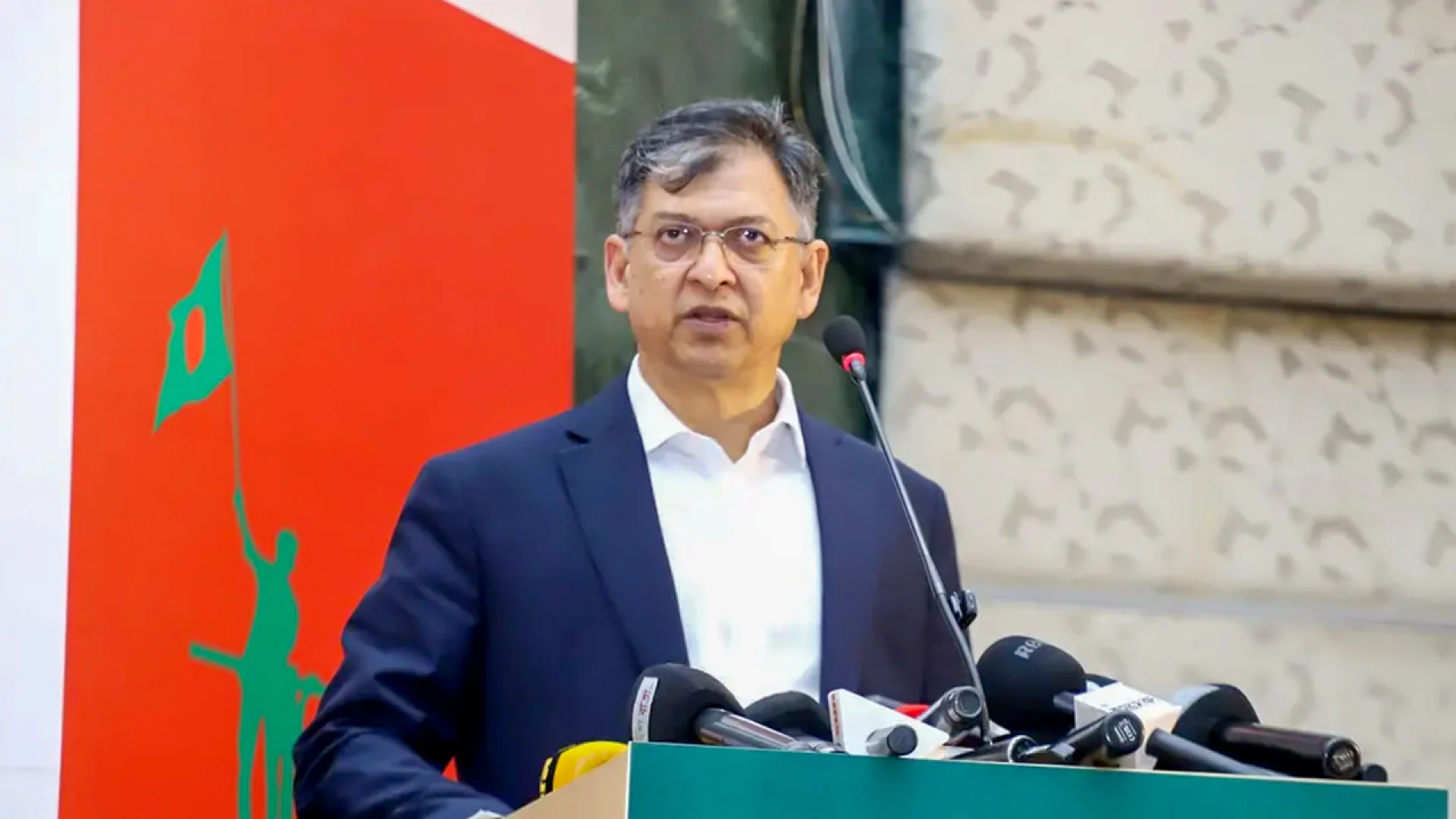 আওয়ামী লীগ ও শেখ হাসিনার রাজনৈতিক দাফন হয়ে গেছে: স্বরাষ্ট্রমন্ত্রী