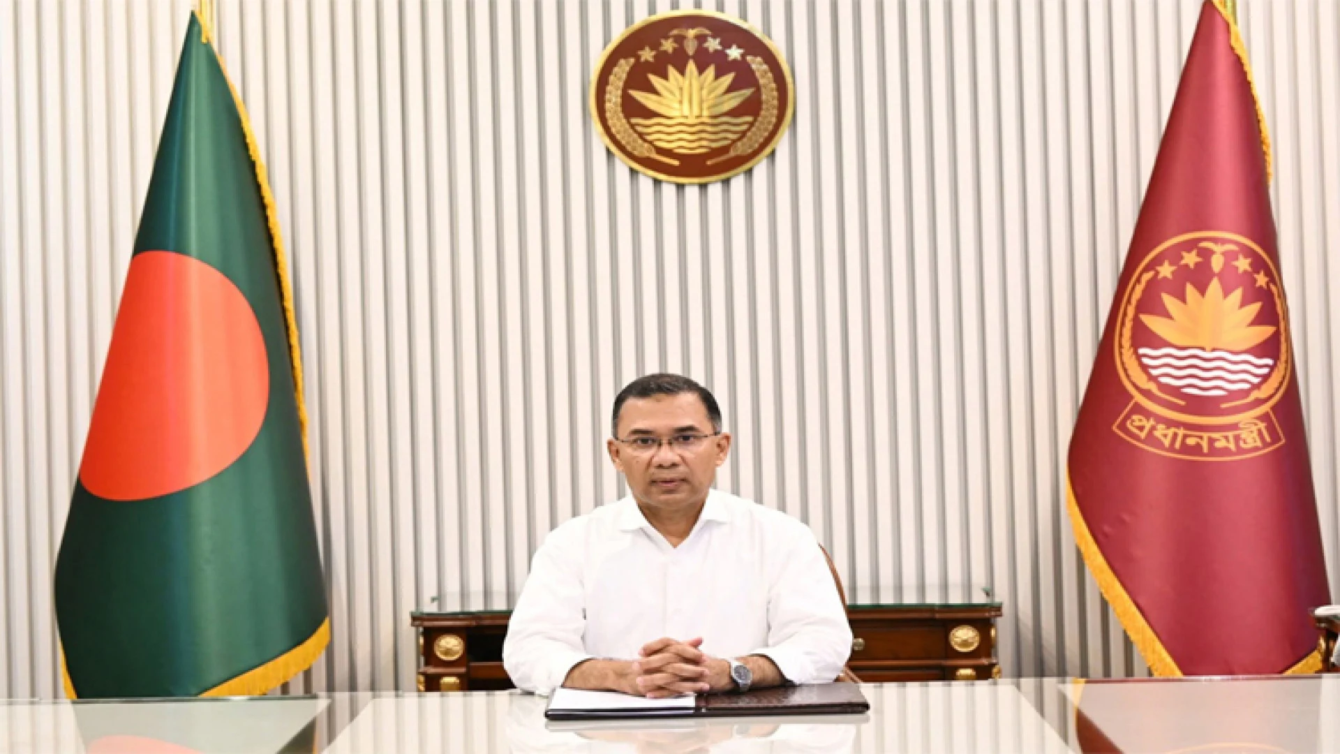 মহেশখালীর পথে প্রধানমন্ত্রী