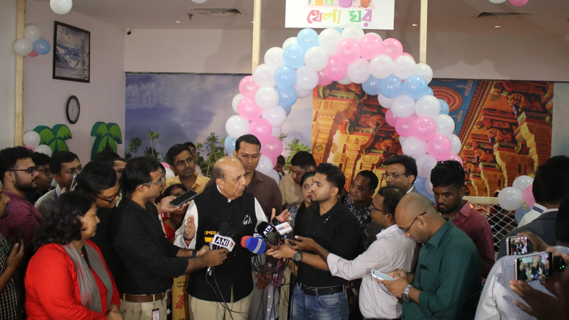 মায়ের অনুরোধে ভিসা কেন্দ্রে শিশুদের জন্য খেলার জায়গা, কয়েক সপ্তাহেই বাস্তবায়ন