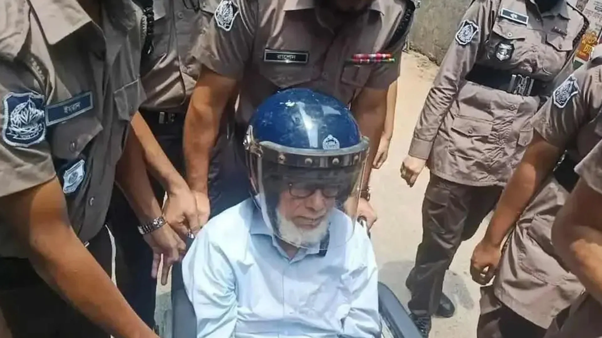 সবশেষ মামলায়ও জামিন পেলেন সাবেক প্রধান বিচারপতি খায়রুল হক