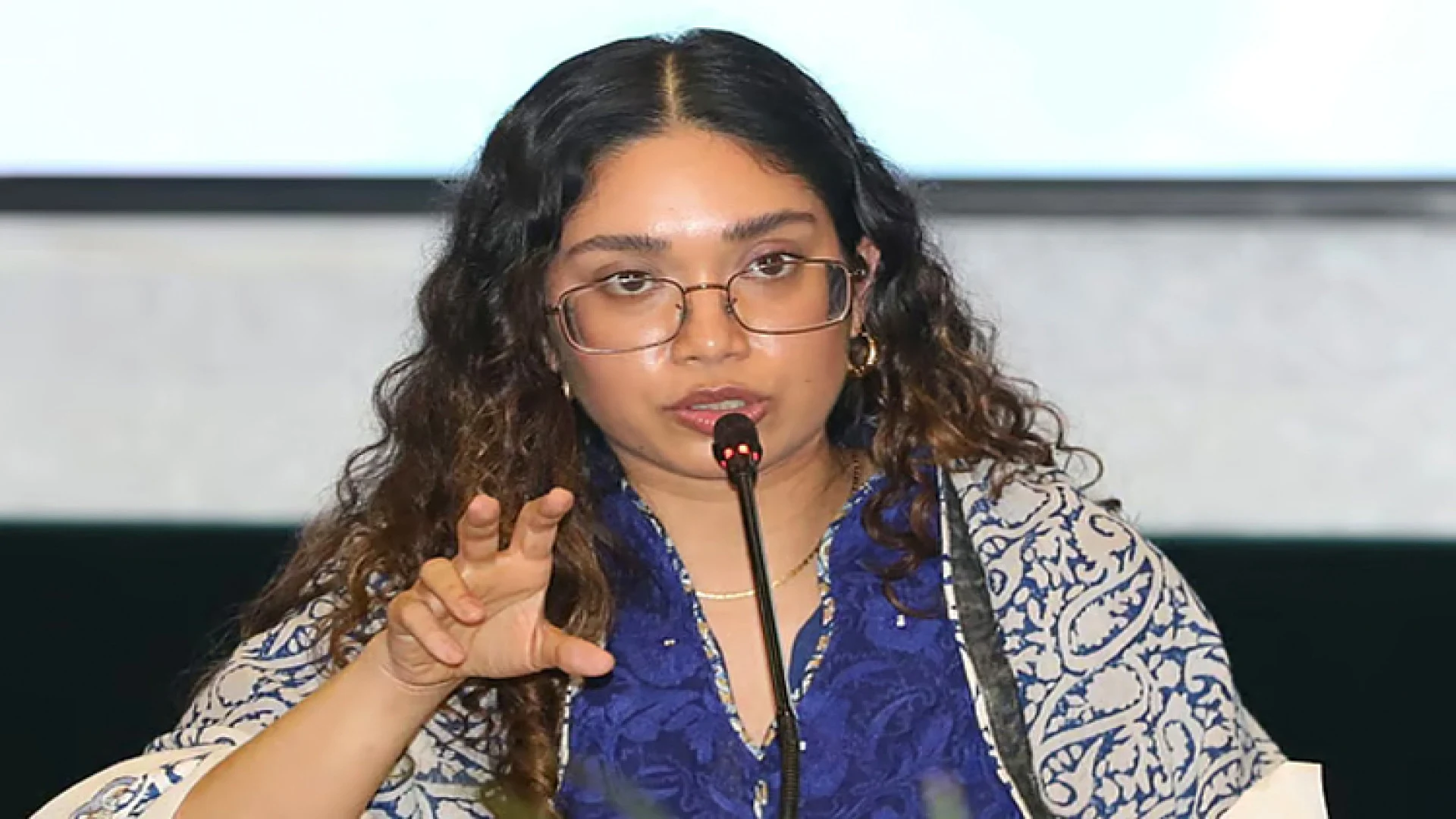 দালাল ধরলে কেন কাজ দ্রুত হয়ে যায়, প্রশ্ন জাইমা রহমানের