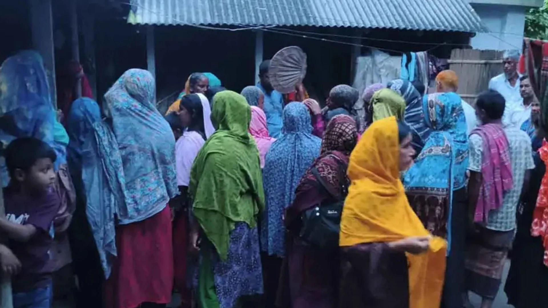 শৈলকূপায় গোসল করতে গিয়ে পুকুরে ডুবে শিশুর মৃত্যু