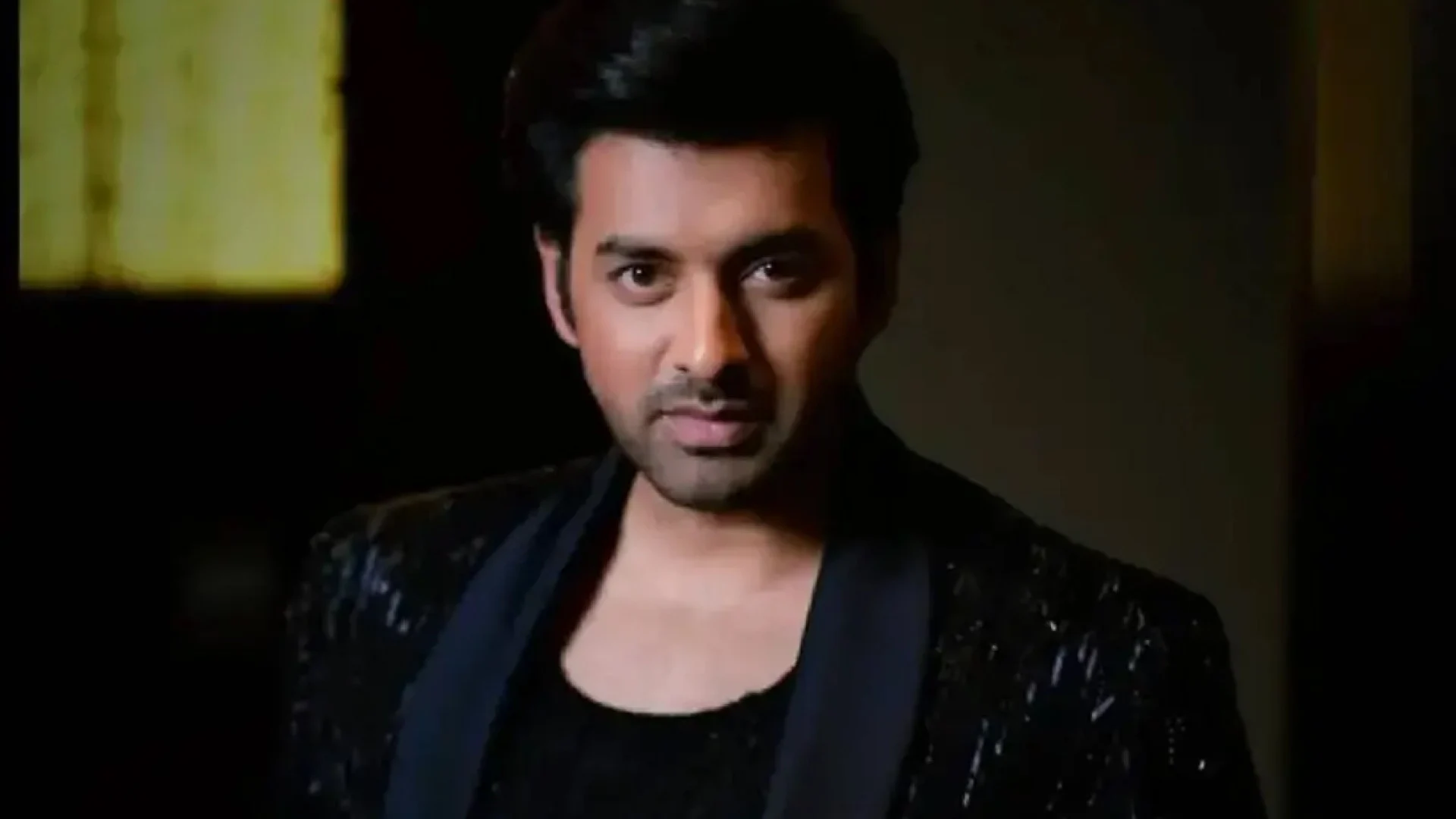 আদরের পোষ্য বাবলাকে হারিয়ে শোকাহত অঙ্কুশ হাজরা