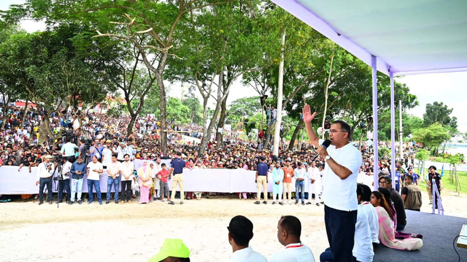 বাংলাদেশকে জনকল্যাণমুখী রাষ্ট্র হিসেবে গড়ে তুলতে চাই: তারেক রহমান