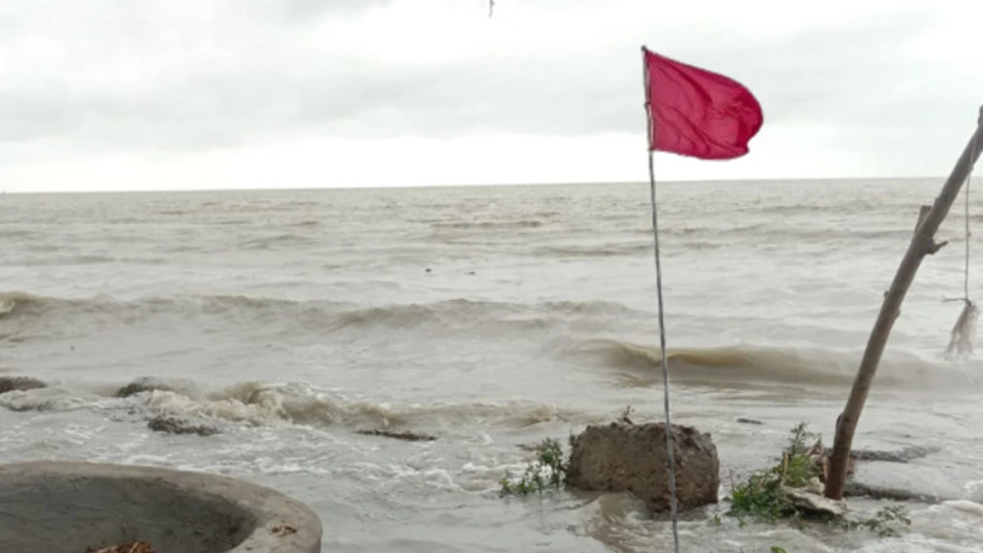 বঙ্গোপসাগরে মৌসুমি নিম্নচাপ, সমুদ্রবন্দরে ৩ নম্বর সতর্ক সংকেত