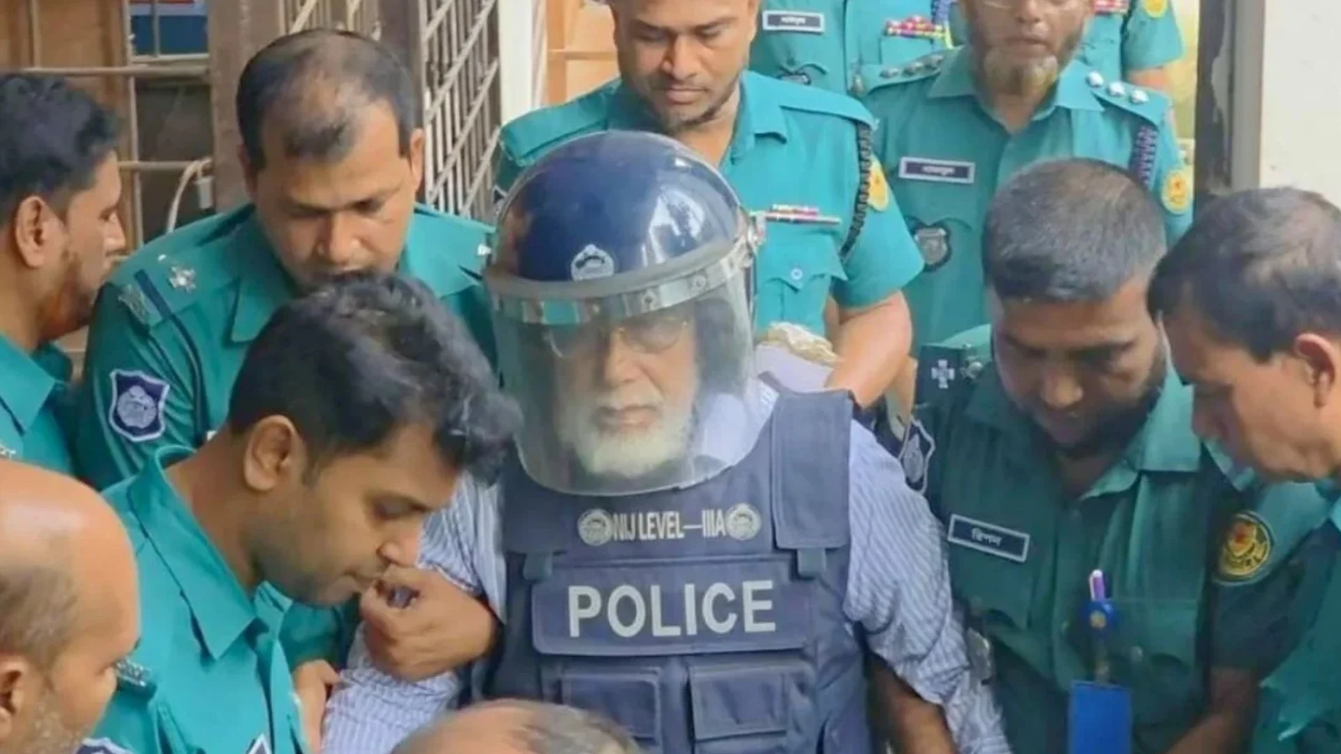 সাবেক প্রধান বিচারপতি খায়রুল হক কারাগার থেকে মুক্ত