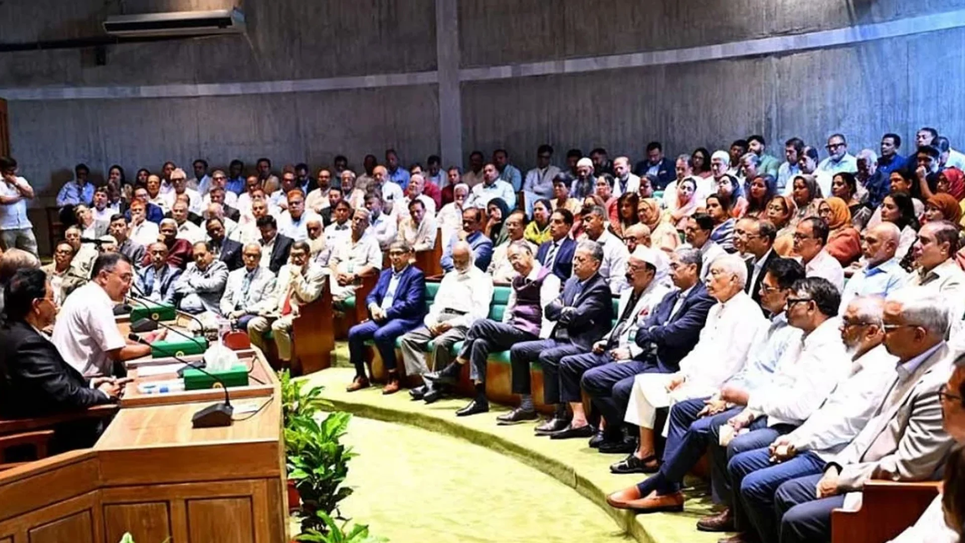  বিদায়ী বক্তব্যে আবেগাপ্লুত ফখরুল, রাষ্ট্রপতি নির্বাচনে ভোট চাইলেন