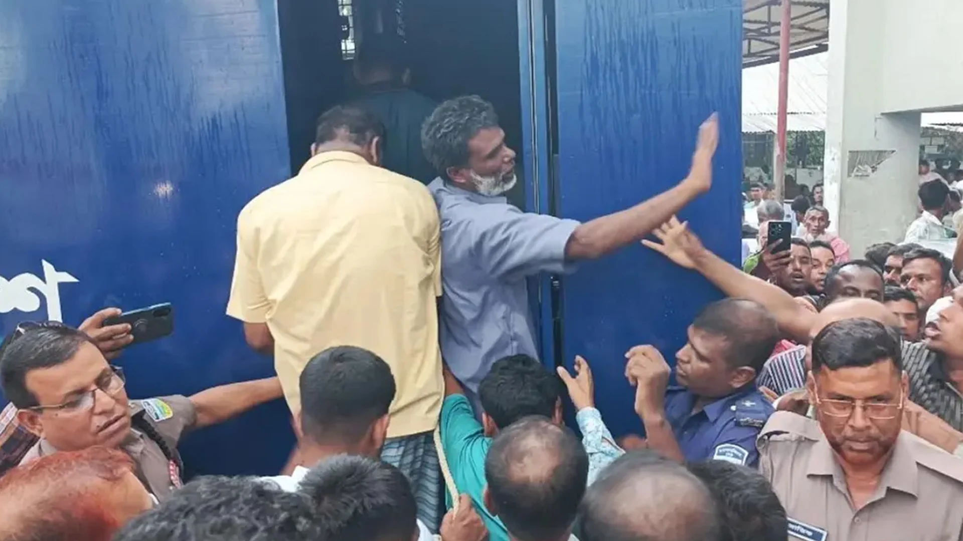 জামালপুরে চাচা-ভাতিজা হত্যা মামলায় ৭ জনের মৃত্যুদণ্ড