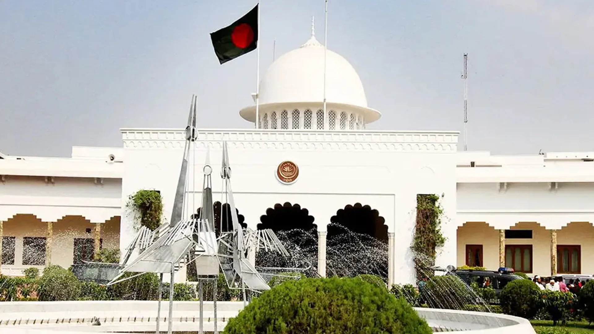রাষ্ট্রপতি হিসেবে আজ শপথ নেবেন মির্জা ফখরুল, প্রস্তুত বঙ্গভবনের দরবার হল