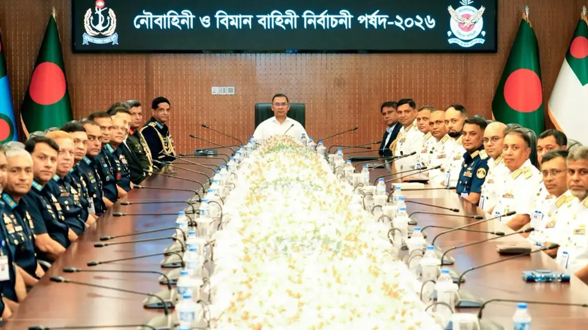 নৌ ও বিমানবাহিনীর পদোন্নতিতে মেধা-যোগ্যতাকে অগ্রাধিকার দেওয়ার নির্দেশ প্রধানমন্ত্রীর