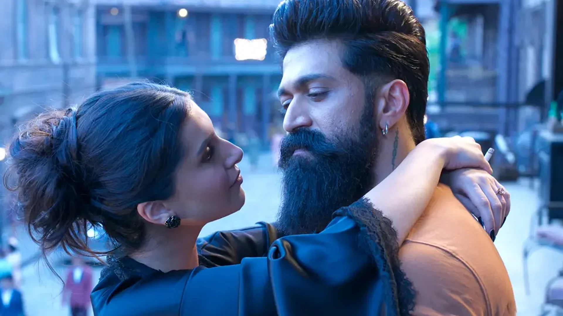 দুই দিনেই ২৭ কোটি রুপির অগ্রিম বুকিং, ‘টক্সিক’ ঘিরে উন্মাদনা