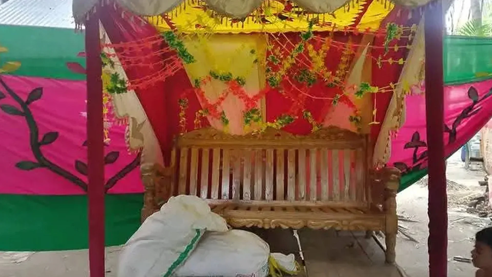 গায়ে হলুদের আনন্দ শেষে সড়কে ঝরল বরের প্রাণ