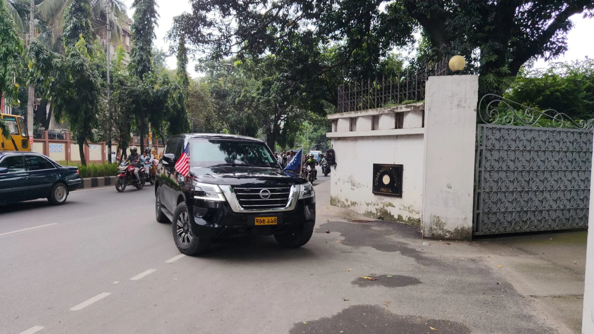 মার্কিন রাষ্ট্রদূতের সঙ্গে পররাষ্ট্রমন্ত্রী ও প্রতিমন্ত্রীর বৈঠক