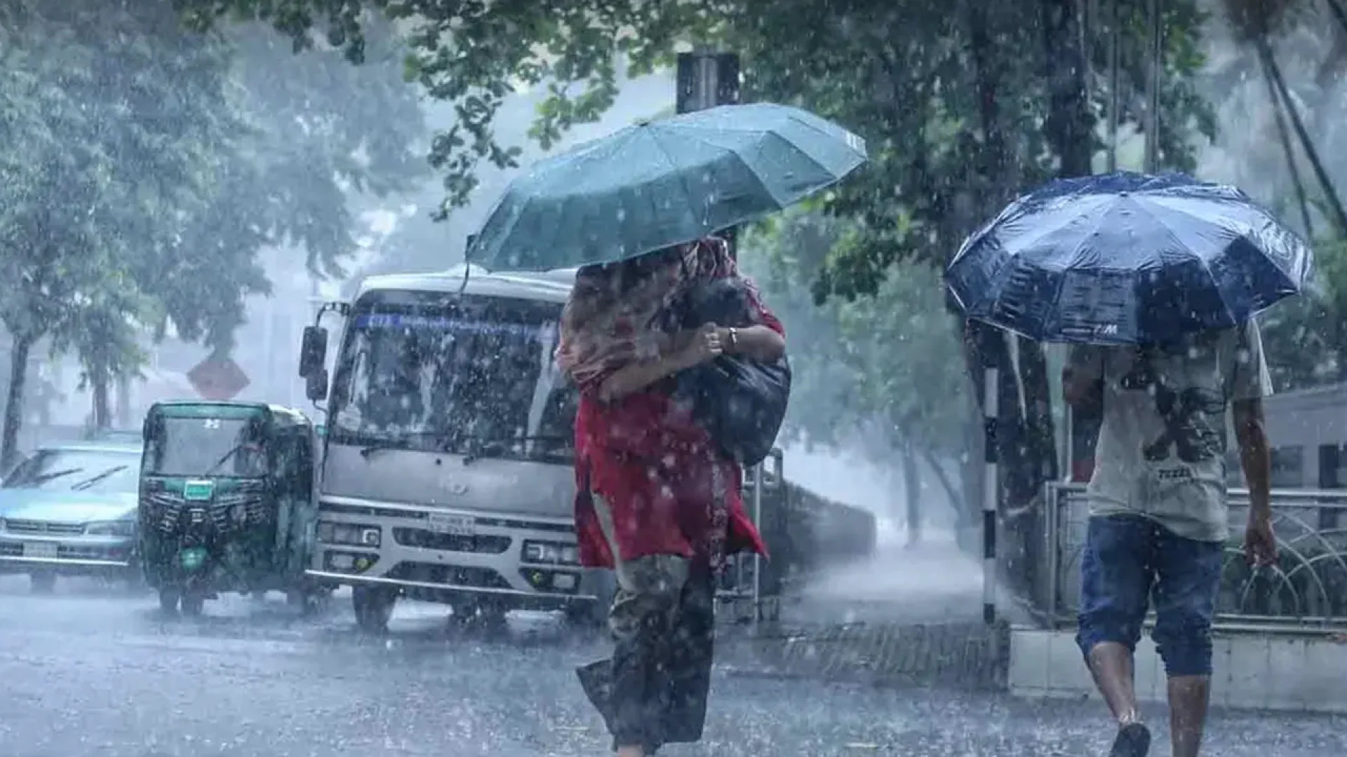 টানা বৃষ্টিতে কমতে পারে গরম, ৩০-৩১ আগস্ট ভারী বর্ষণের আভাস