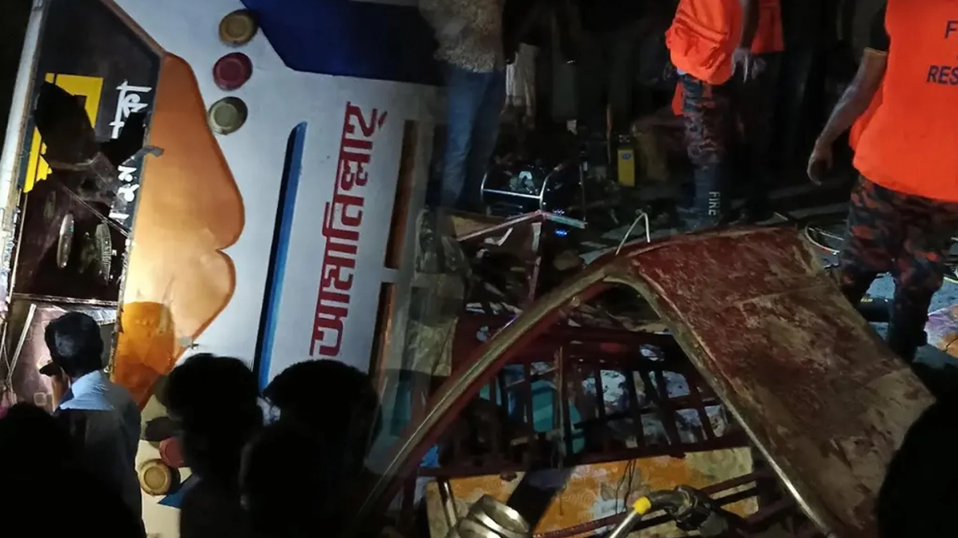 জামালপুরে বাসের চাপায় অটোরিকশা দুমড়েমুচড়ে, নিহত ৪; মহাসড়ক অবরোধ