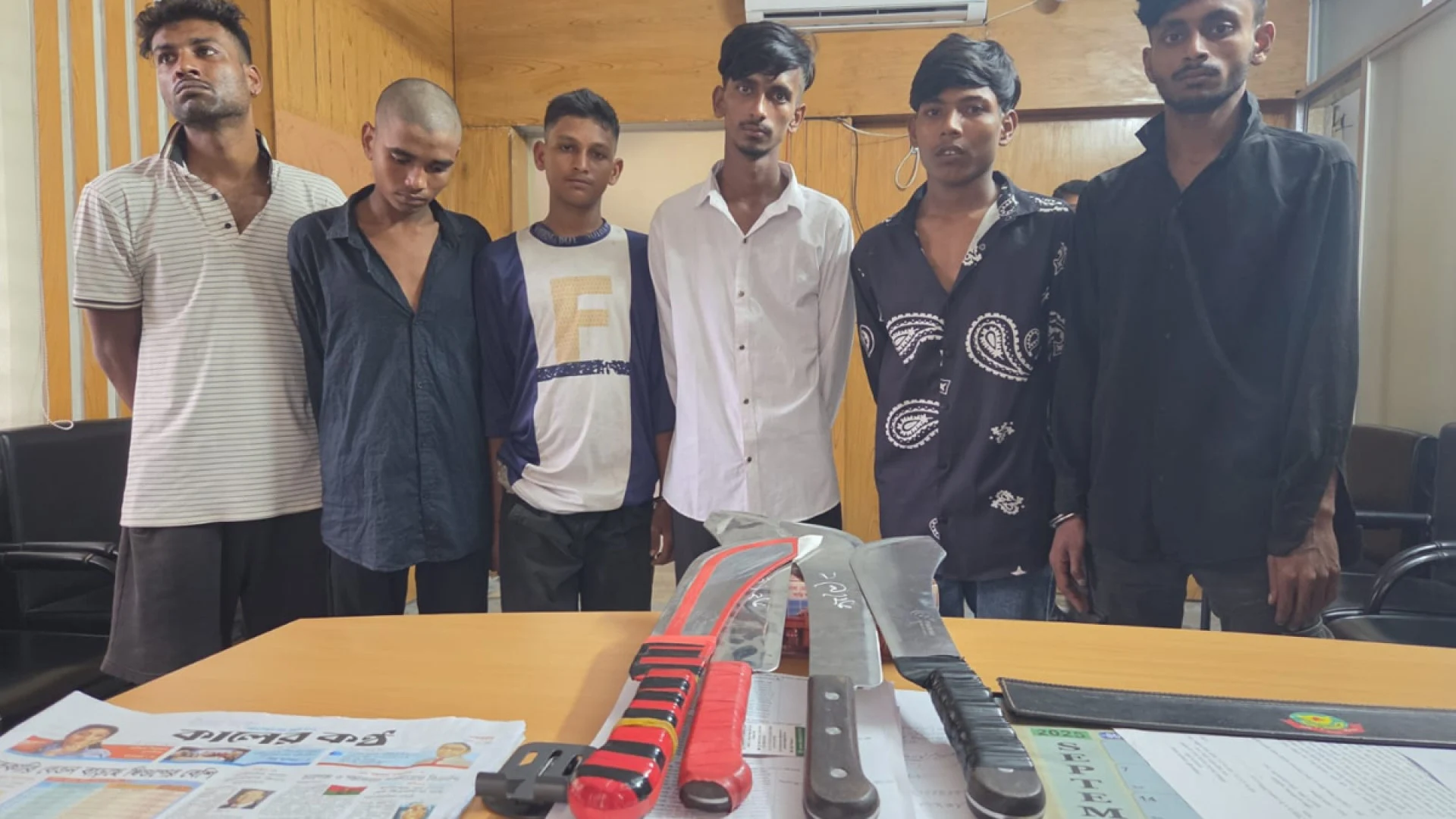 হাজারীবাগ ও বংশাল থানার অভিযানে ২৩ জন গ্রেফতার