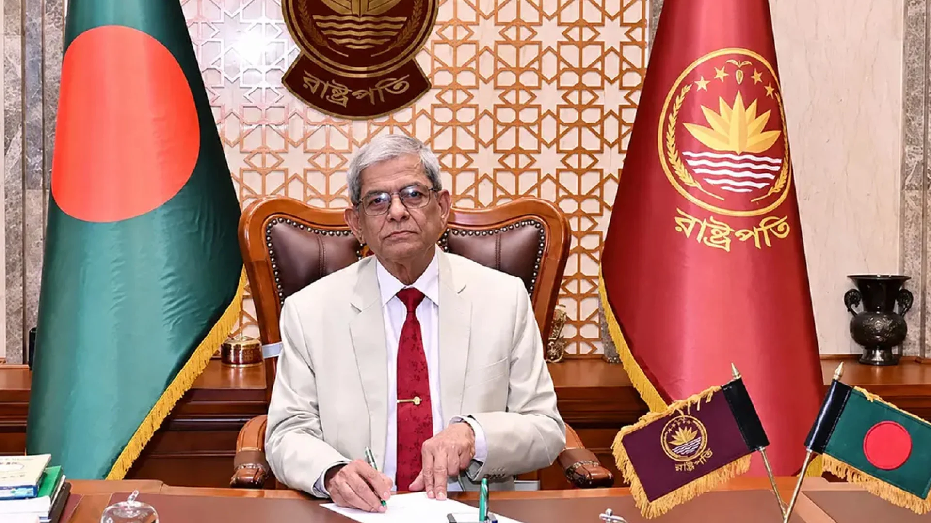 রোববার নিজ শহর ঠাকুরগাঁও যাচ্ছেন রাষ্ট্রপতি, বরণে প্রস্তুত পুরো শহর