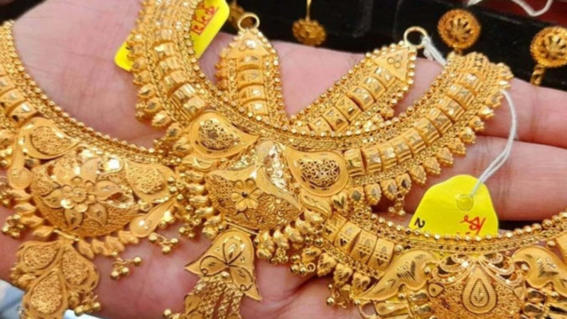 তিন দফা কমার পর আবারও বাড়ল সোনার দাম, ভরিতে বেড়েছে ৫ হাজার ৪৮২ টাকা