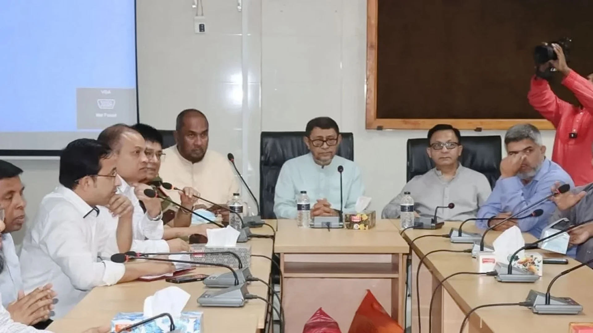মাসের শেষ দিকে সারা দেশে শুরু হচ্ছে হামের বিশেষ টিকা ক্যাম্পেইন: স্বাস্থ্যমন্ত্রী