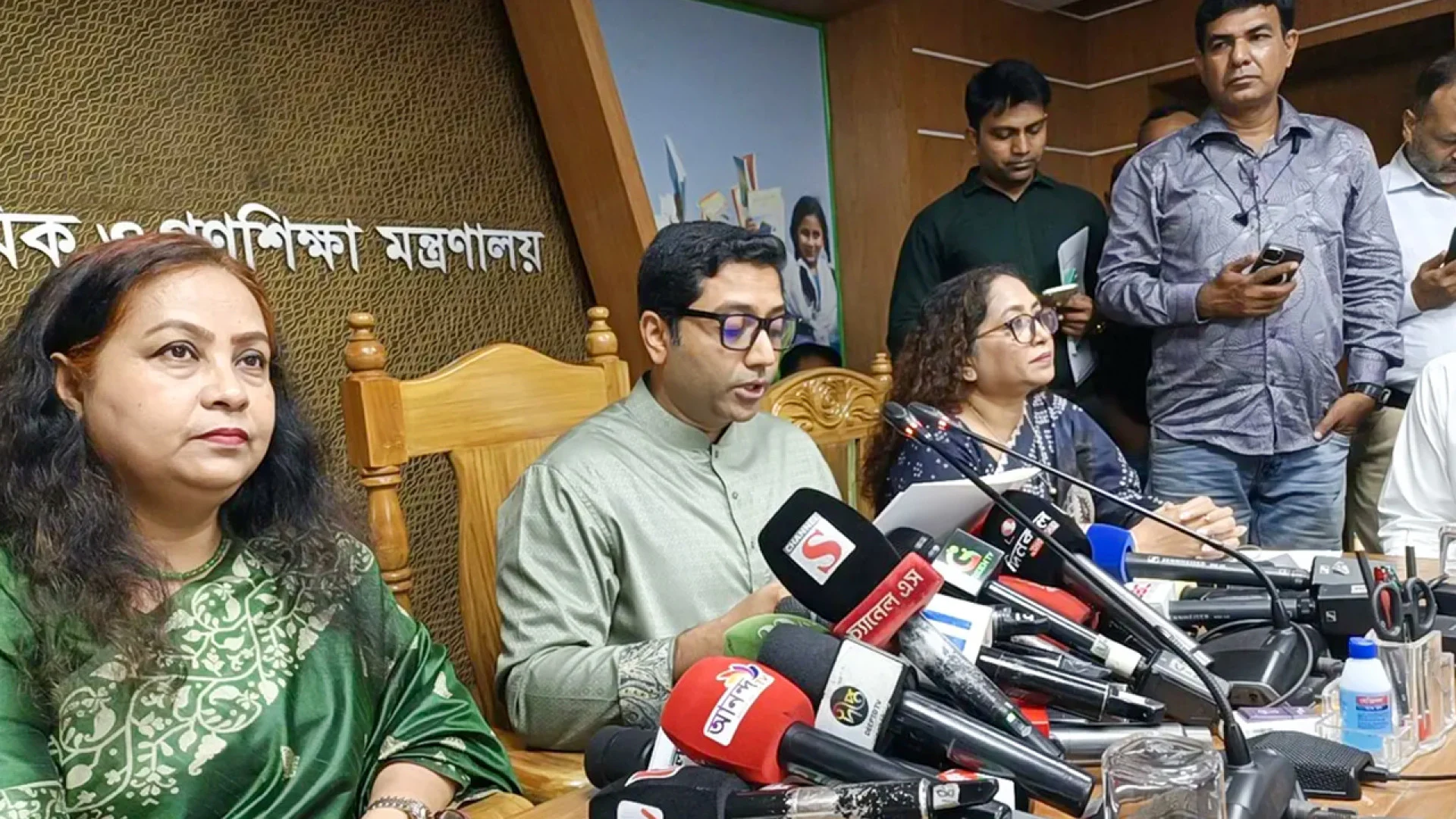 ২০৩১ সালের মধ্যে সাক্ষরতার হার ৯০ শতাংশে নিতে চায় সরকার: প্রতিমন্ত্রী ববি হাজ্জাজ