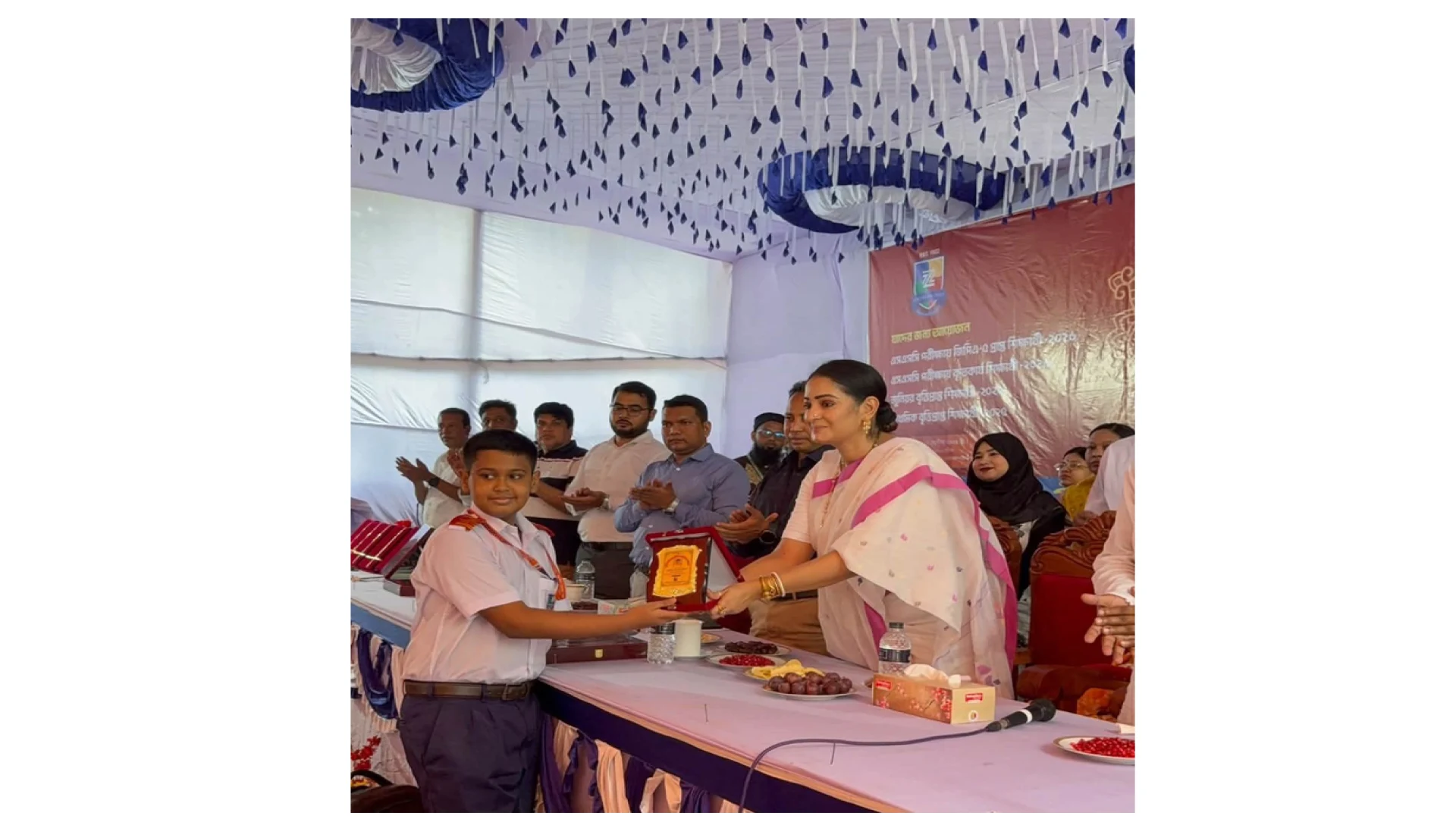 কেরানীগঞ্জে কৃতি শিক্ষার্থীদের সংবর্ধনা, নীতি-নৈতিকতায় গড়ে ওঠার আহ্বান