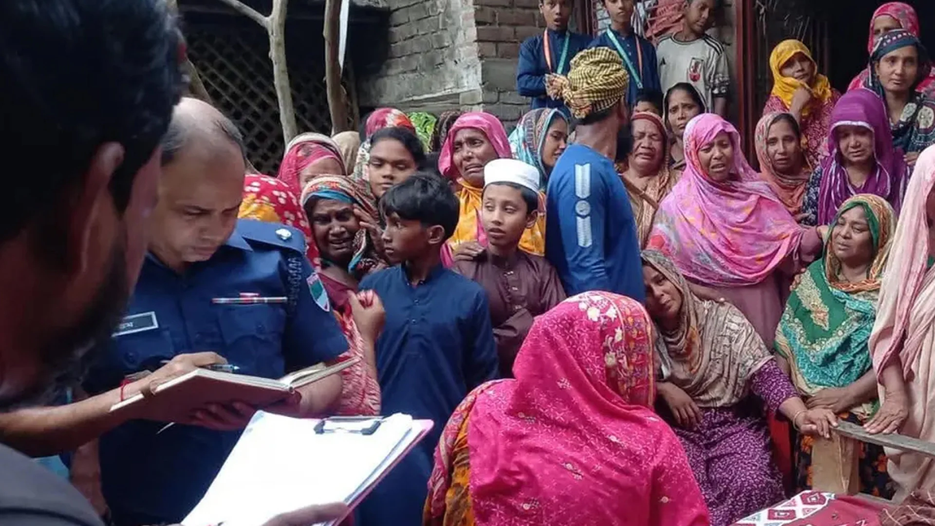 মুজিবনগরে মোটরসাইকেলের ধাক্কায় সড়কে পড়ে ট্রাকচাপায় নিহত মাদরাসাছাত্র 