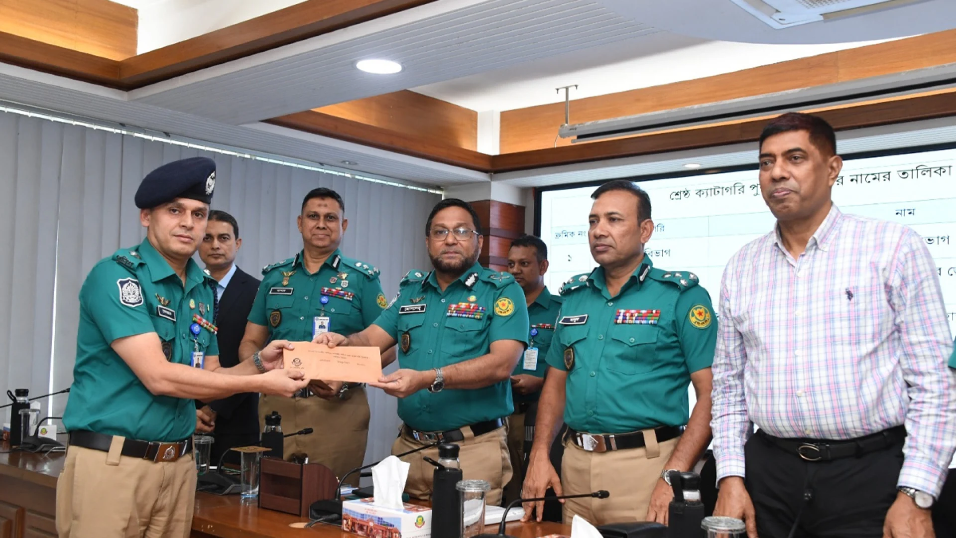 ডিএমপির আগস্ট-২০২৬ মাসের মাসিক অপরাধ সভায় শ্রেষ্ঠ হলেন যারা