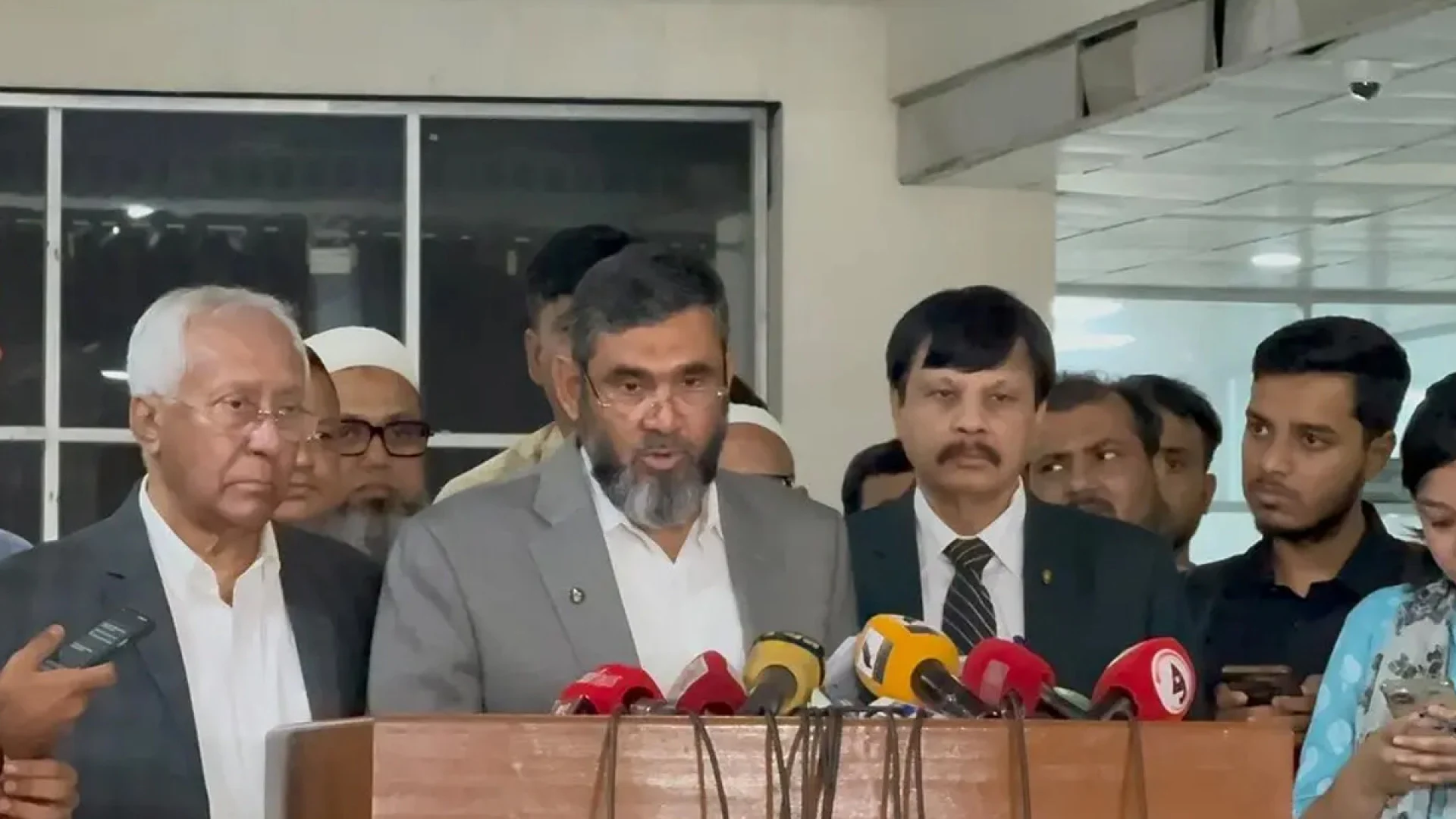 উপনির্বাচনে সেনা মোতায়েন, জুনের আগেই ইউপি নির্বাচন : ইসি