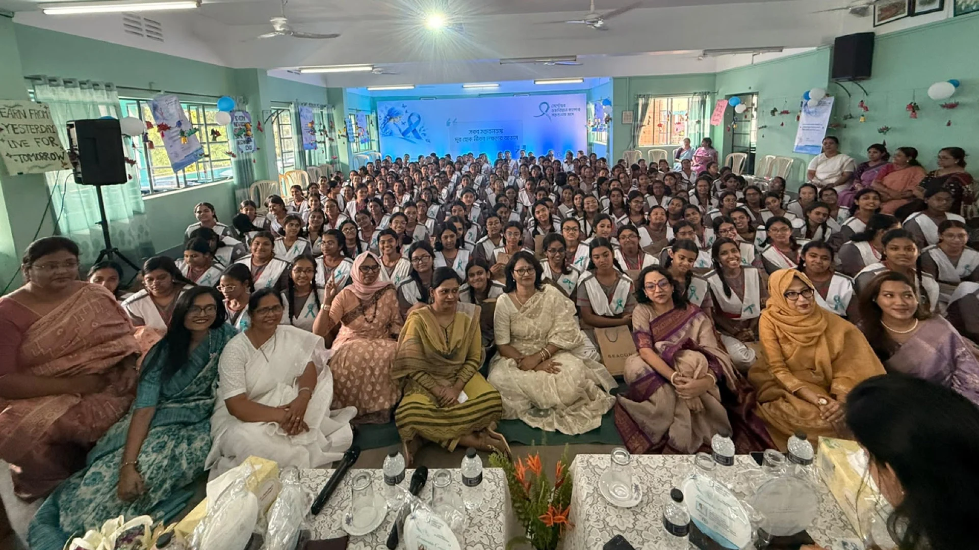 হোলি ক্রস স্কুলে ওভারিয়ান ক্যান্সার সচেতনতা শীর্ষক সেমিনার 