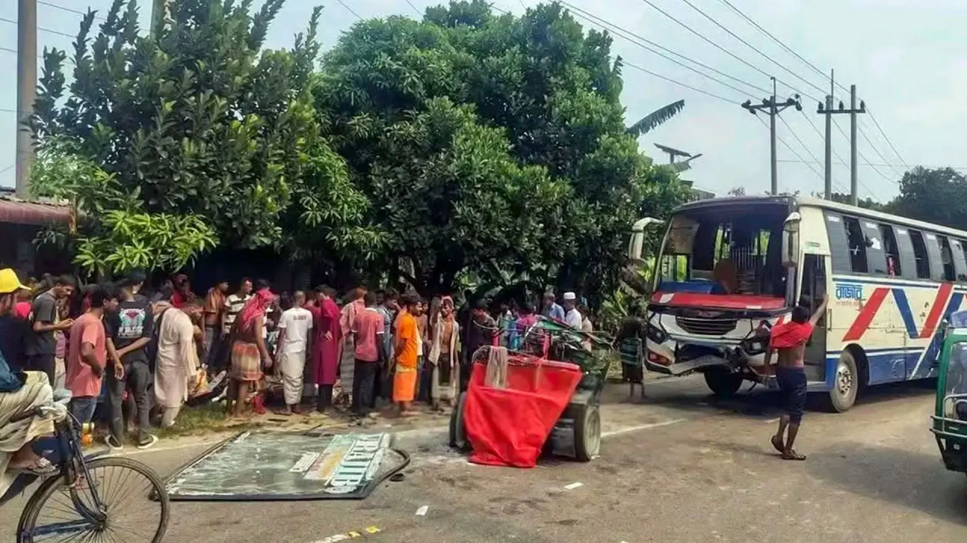 ময়মনসিংহে সিএনজিকে বাসের ধাক্কা, নারী-শিশুসহ নিহত ৭
