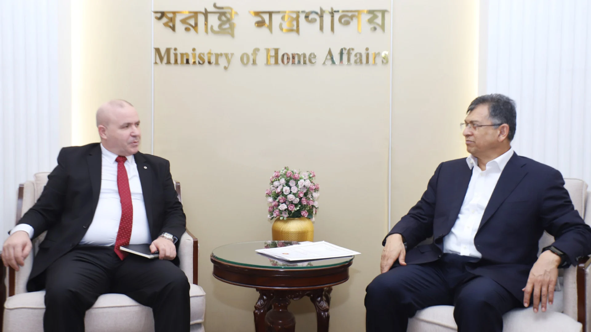 স্বরাষ্ট্রমন্ত্রীর সঙ্গে আলজেরিয়ার রাষ্ট্রদূতের সৌজন্য সাক্ষাৎ