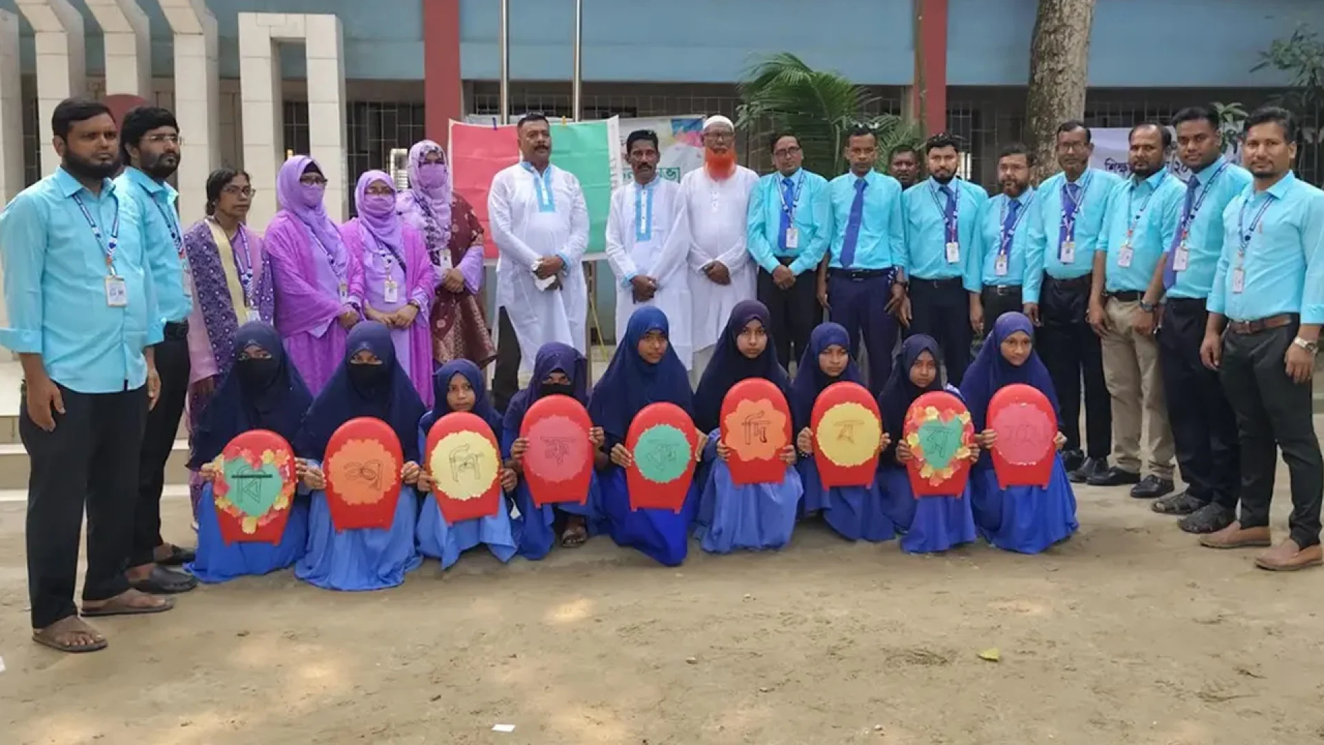 বিশ্ব শিক্ষক দিবসে সিরাজগঞ্জে উৎসবের আমেজ, এমপিওভুক্ত শিক্ষকদের জাতীয়করণের দাবি