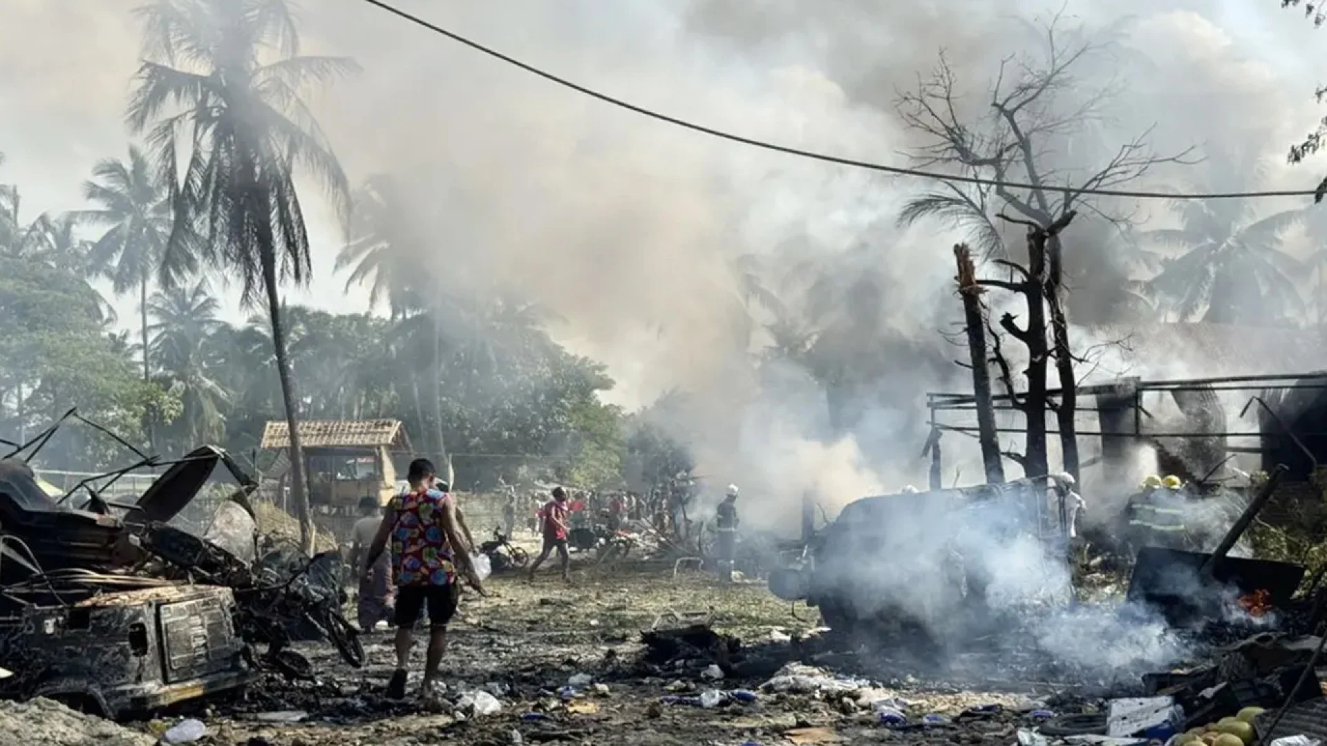 রাখাইনে বাস্তুচ্যুতদের শিবিরে ফের বিমান হামলা, নিহত ৮