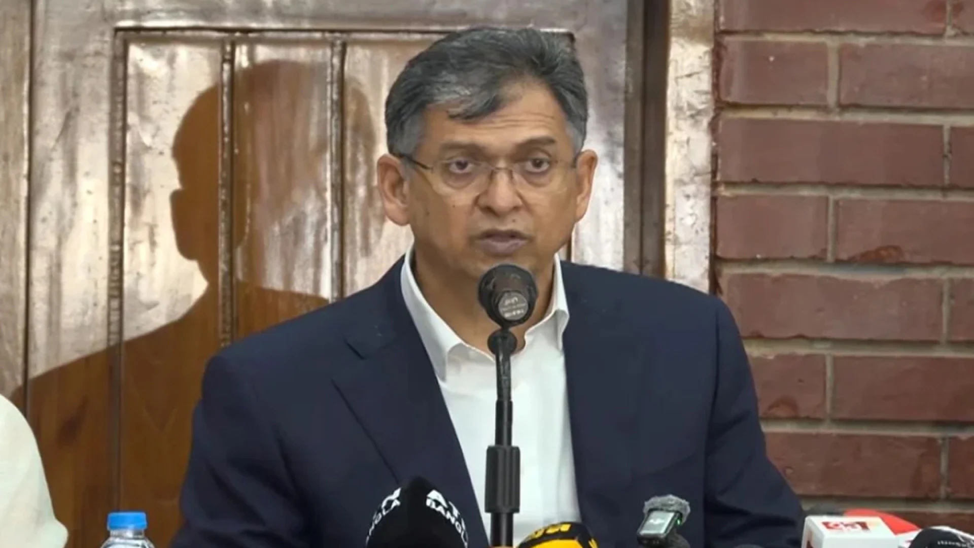 সংবিধান সংশোধনে ফিরছে গণভোট, তত্ত্বাবধায়ক সরকার পরিবর্তনেও লাগবে জনসম্মতি