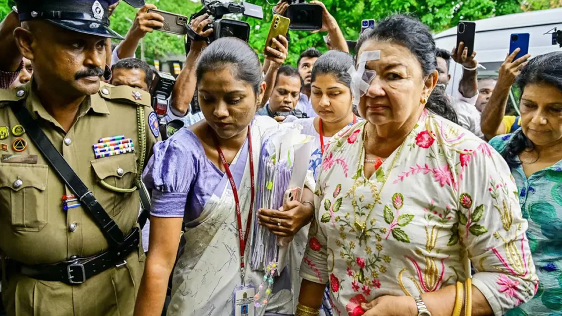 দাতব্য তহবিল আত্মসাতের অভিযোগে শ্রীলঙ্কার সাবেক ফার্স্ট লেডি গ্রেপ্তার