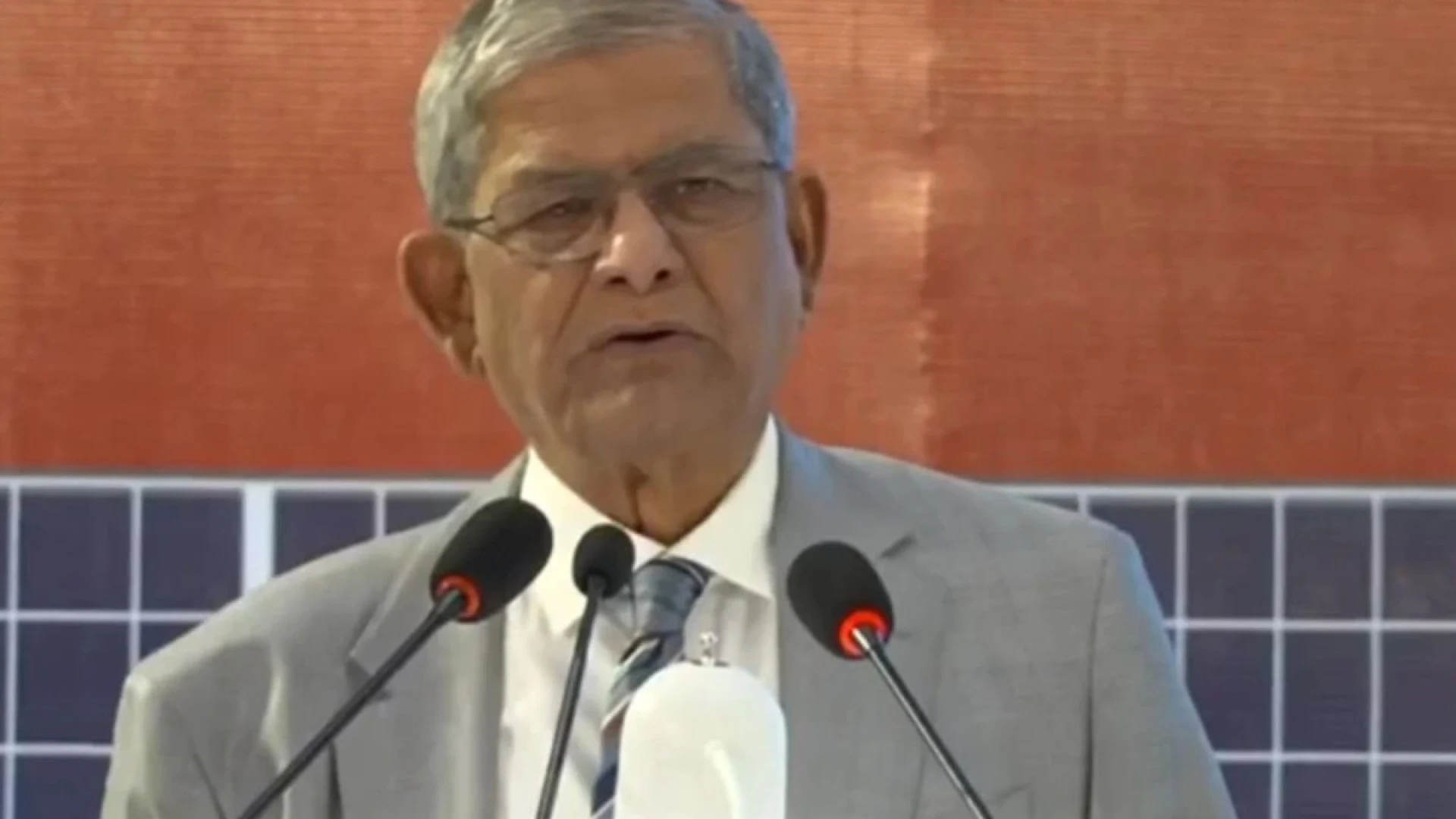 দুর্যোগ মোকাবিলায় আগাম প্রস্তুতি ও পরিকল্পিত নগরায়ণের তাগিদ রাষ্ট্রপতির