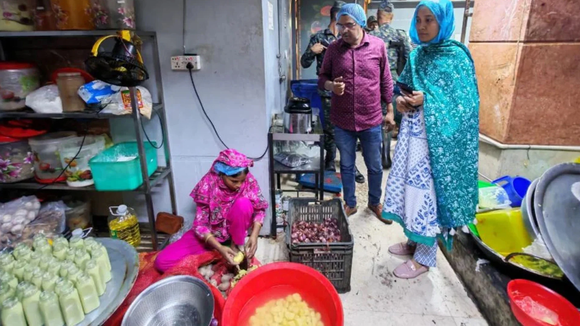 গুলশানে পেয়ারি তেহারি রেস্টুরেন্টে মোবাইল কোর্ট অভিযান পরিচালনা