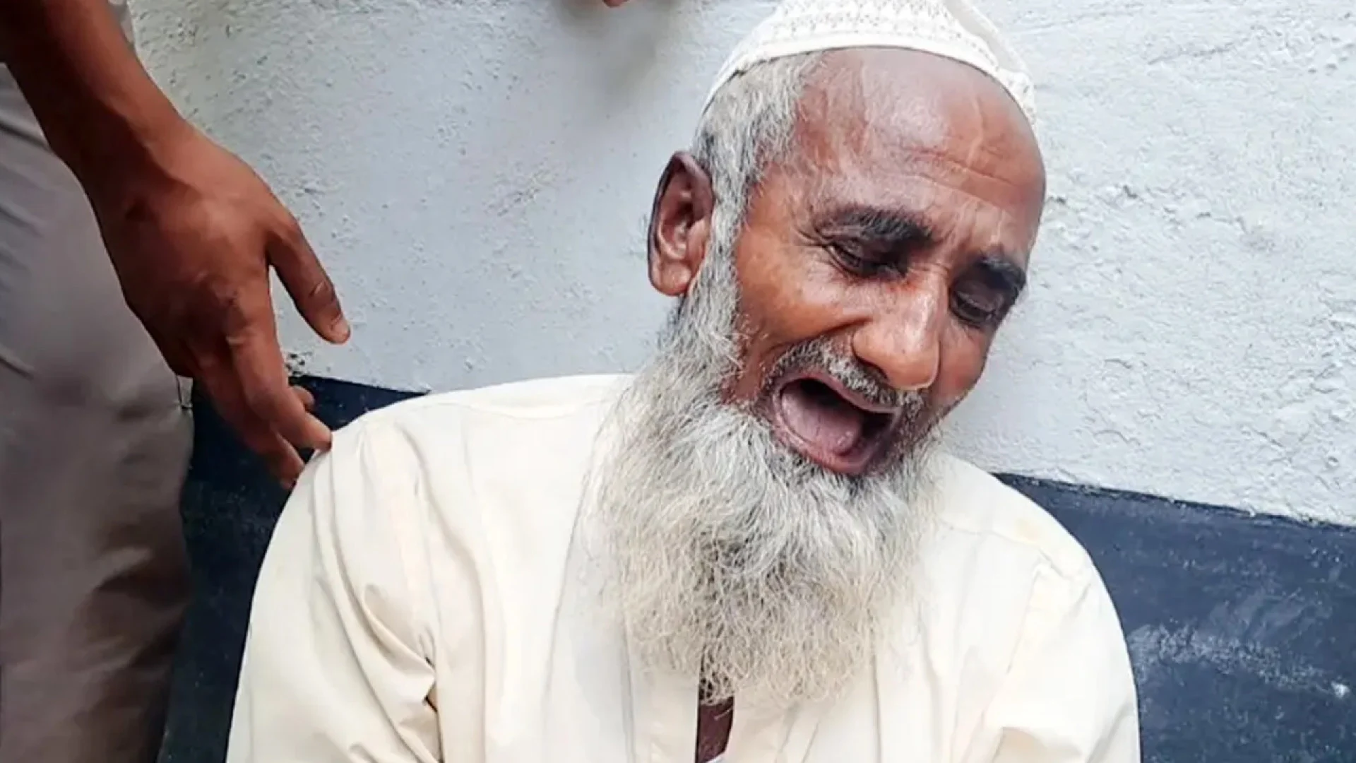 সদ্য চাকরিতে যোগ দিয়েই সড়ক দুর্ঘটনায় প্রাণ গেল একমাত্র ছেলের, শোকে পাথর বাবা