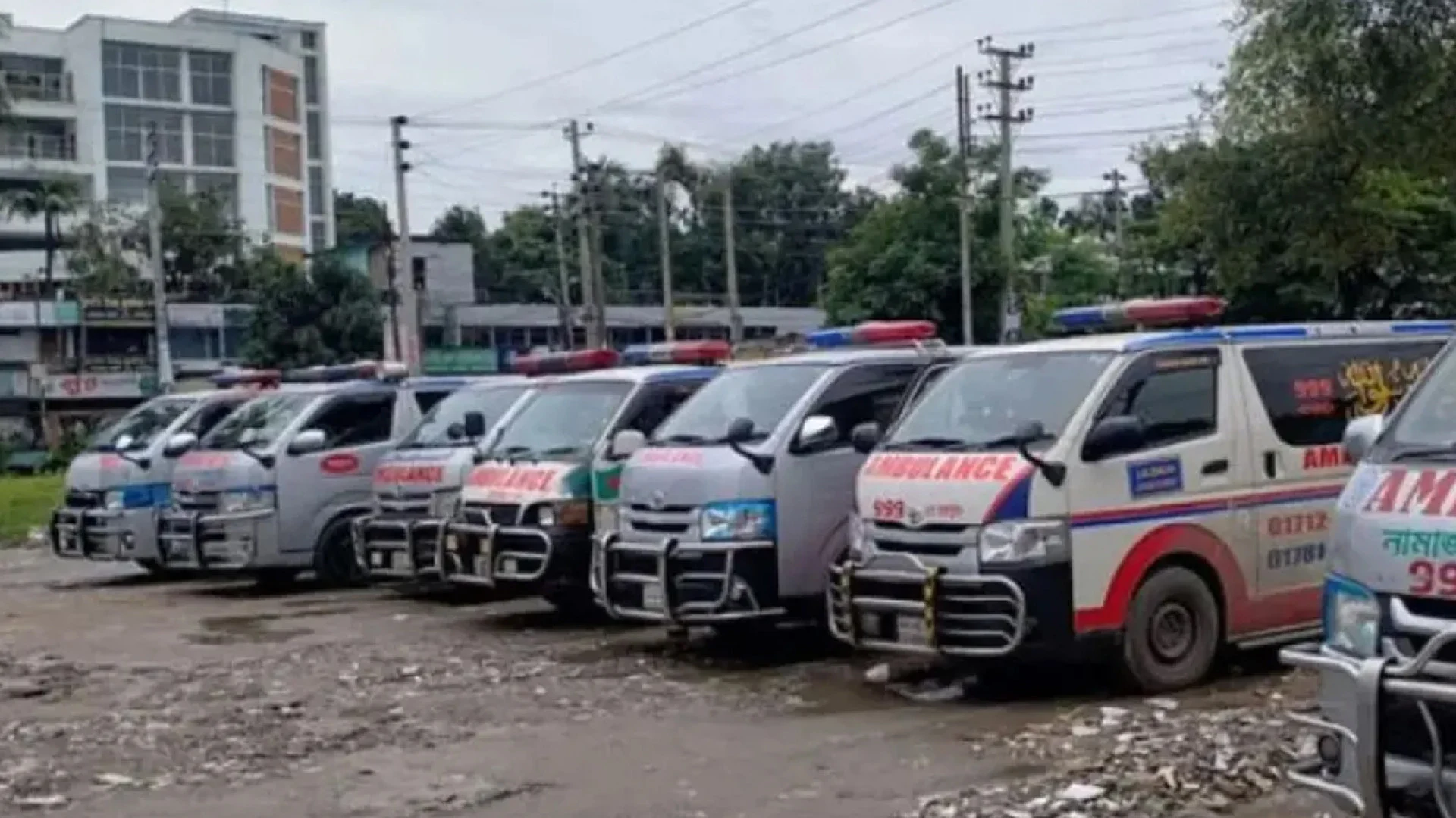 ঢামেকে অ্যাম্বুলেন্স সংকট কাটার আশা, ৭ দিনের জন্য স্থগিত ধর্মঘট
